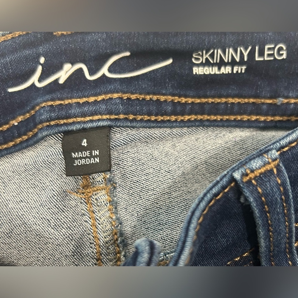 EUC INC SZ 4 regular fit blue 5-pocket skinny jeans/waist 28”-32” - Picture 5 of 6